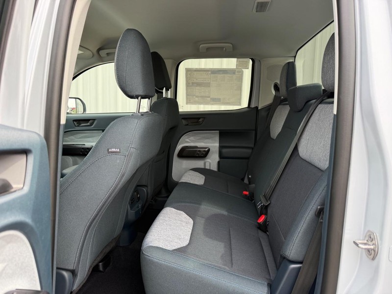 Ford Maverick Vehicle Full-screen Gallery Image 6