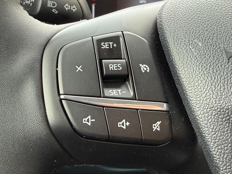 Ford Maverick Vehicle Full-screen Gallery Image 9