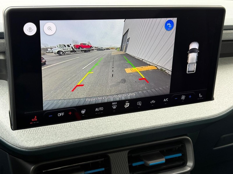 Ford Maverick Vehicle Full-screen Gallery Image 12