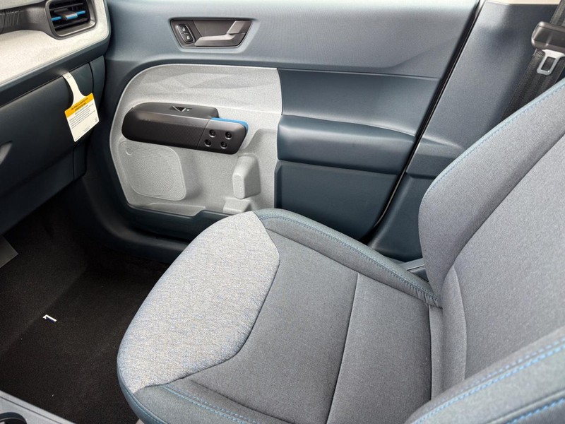 Ford Maverick Vehicle Full-screen Gallery Image 15