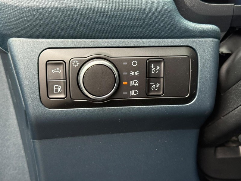 Ford Maverick Vehicle Full-screen Gallery Image 16