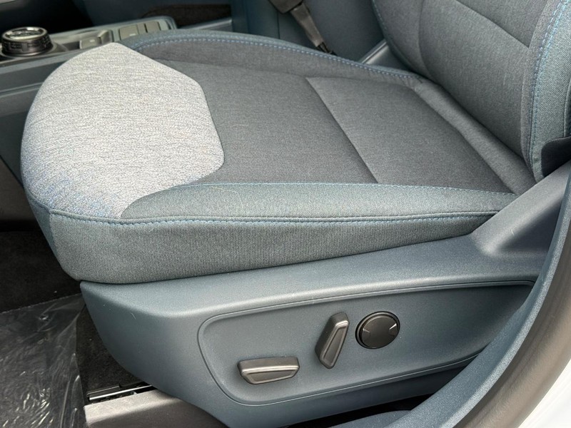 Ford Maverick Vehicle Full-screen Gallery Image 18