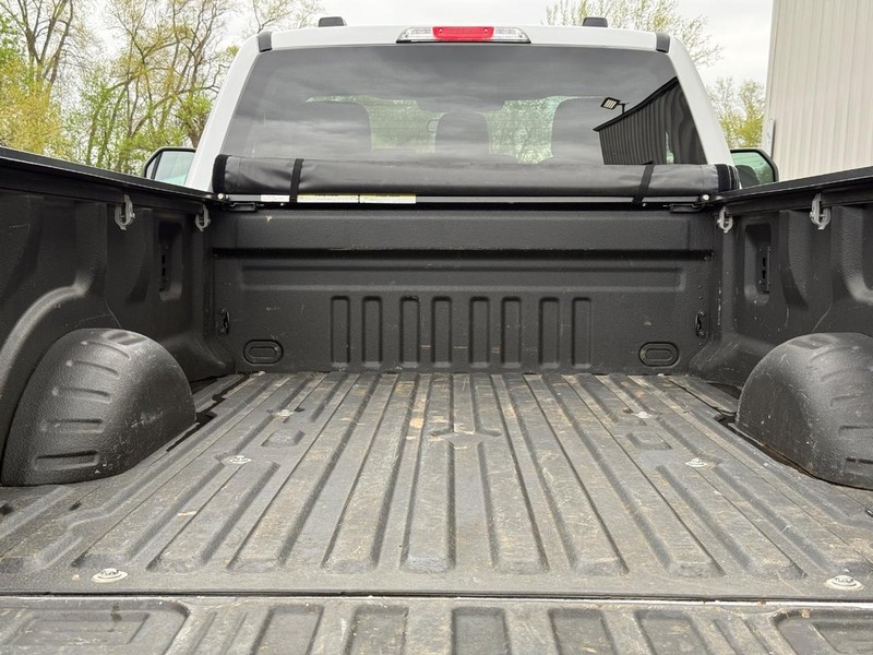 Ford Super Duty F-350 SRW Vehicle Full-screen Gallery Image 5