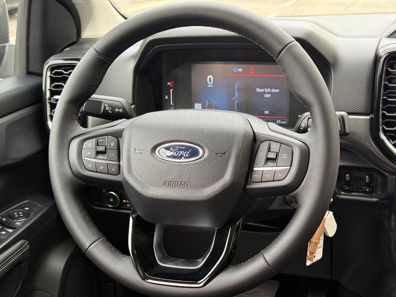 Ford Ranger Vehicle Full-screen Gallery Image 8