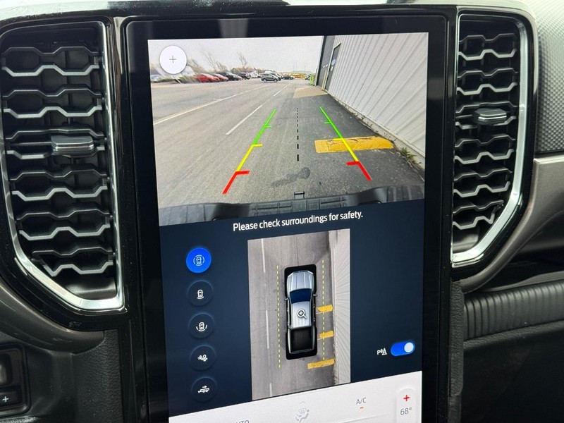 Ford Ranger Vehicle Full-screen Gallery Image 13