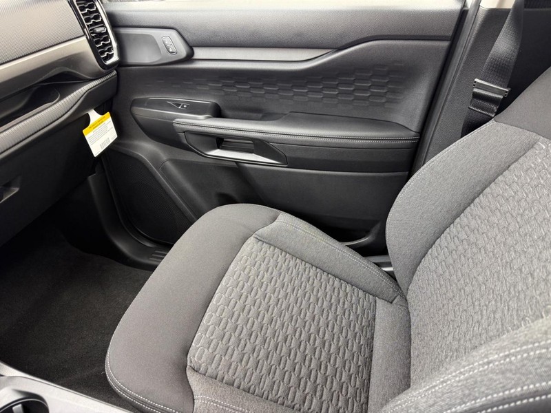 Ford Ranger Vehicle Full-screen Gallery Image 16