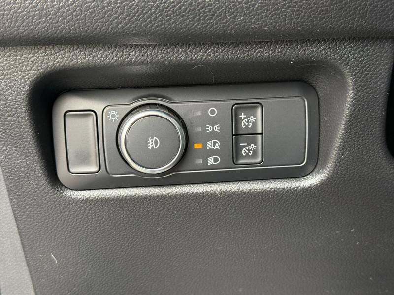 Ford Ranger Vehicle Full-screen Gallery Image 17