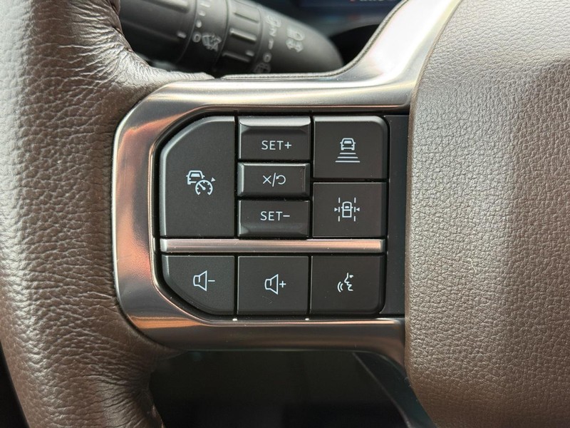 Ford Expedition Max Vehicle Full-screen Gallery Image 15