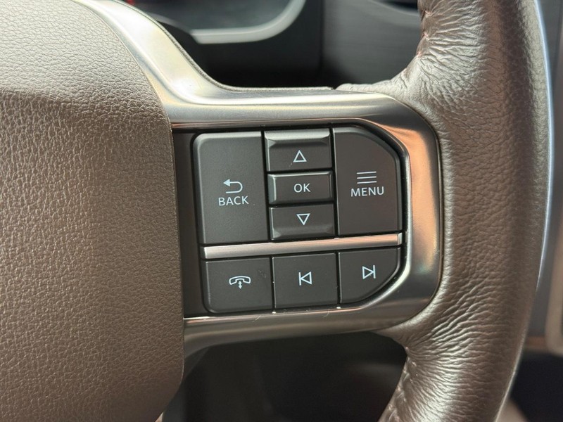 Ford Expedition Max Vehicle Full-screen Gallery Image 16