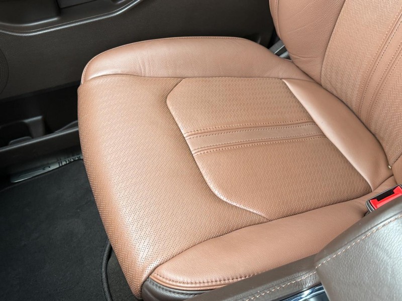 Ford Expedition Max Vehicle Full-screen Gallery Image 20