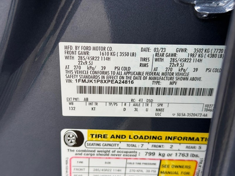 Ford Expedition Max Vehicle Full-screen Gallery Image 22