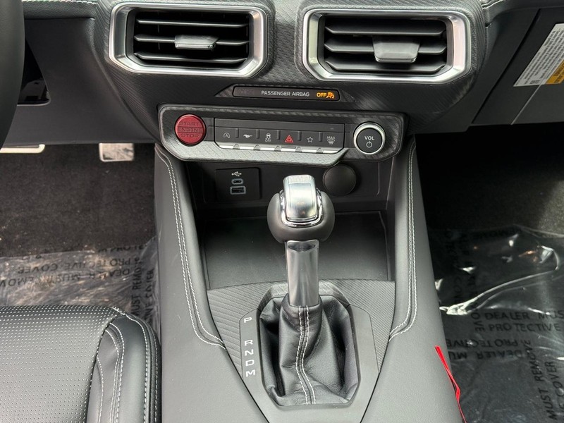 Ford Mustang Vehicle Full-screen Gallery Image 11