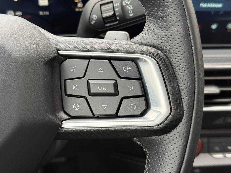 Ford Mustang Vehicle Full-screen Gallery Image 15