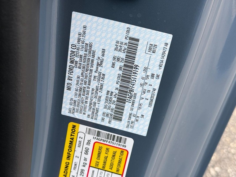 Ford Mustang Vehicle Full-screen Gallery Image 21