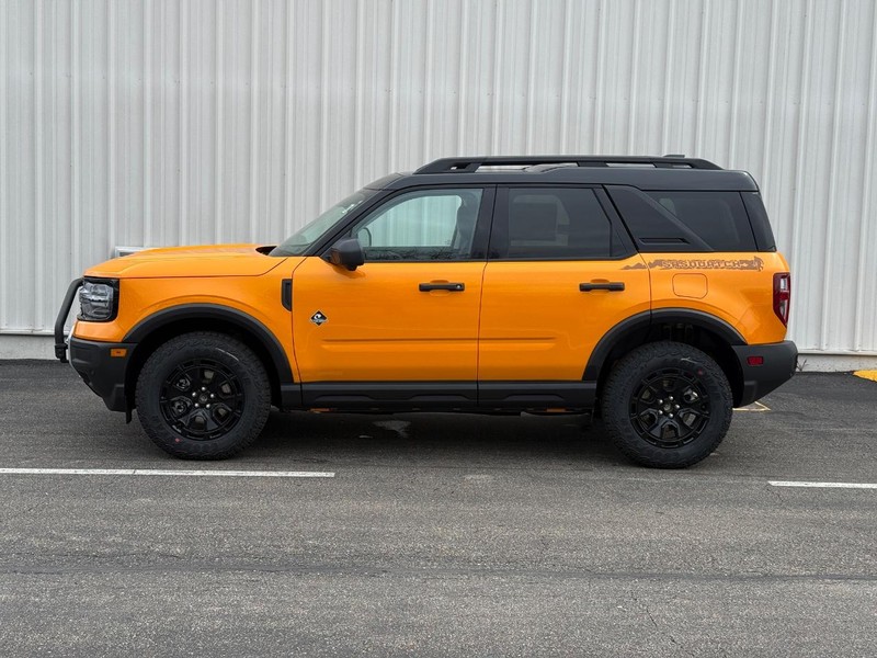 Ford Bronco Sport Vehicle Full-screen Gallery Image 2