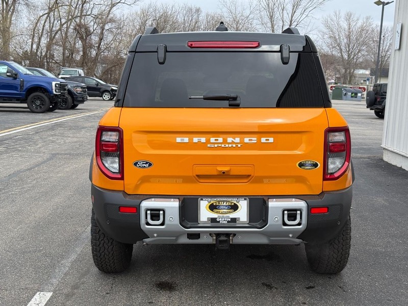 Ford Bronco Sport Vehicle Full-screen Gallery Image 4