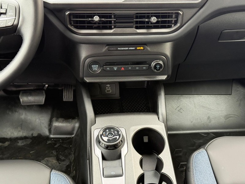 Ford Bronco Sport Vehicle Full-screen Gallery Image 12