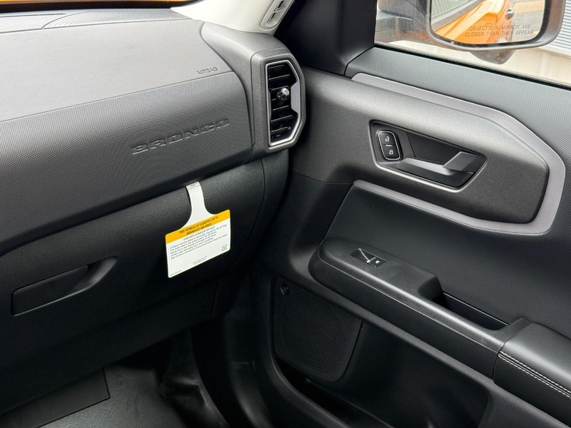 Ford Bronco Sport Vehicle Full-screen Gallery Image 14