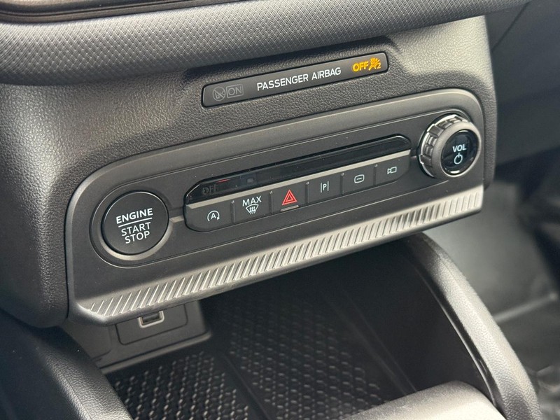 Ford Bronco Sport Vehicle Full-screen Gallery Image 19