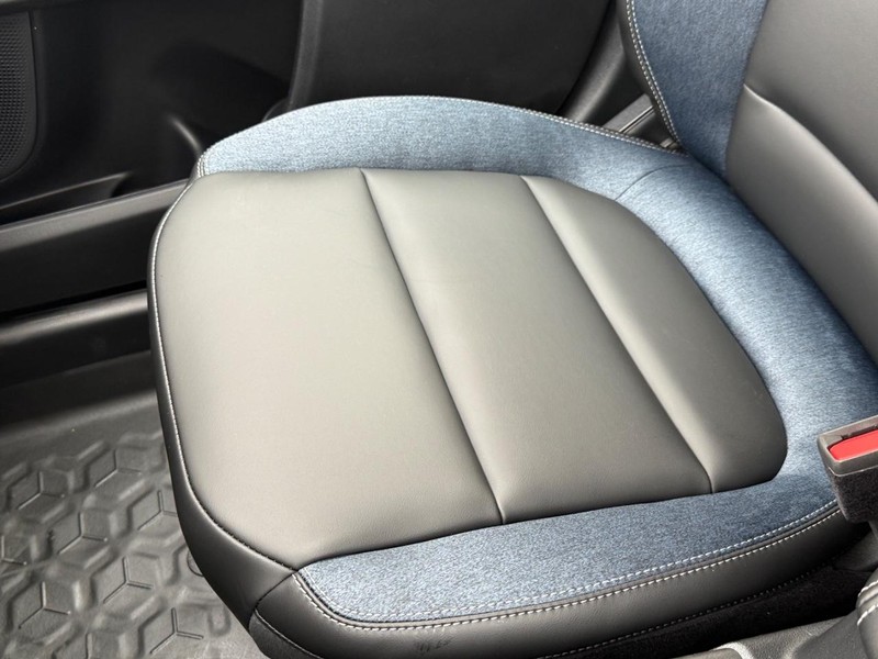 Ford Bronco Sport Vehicle Full-screen Gallery Image 20