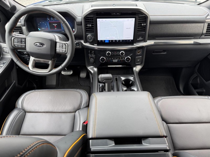 Ford F-150 Vehicle Full-screen Gallery Image 10