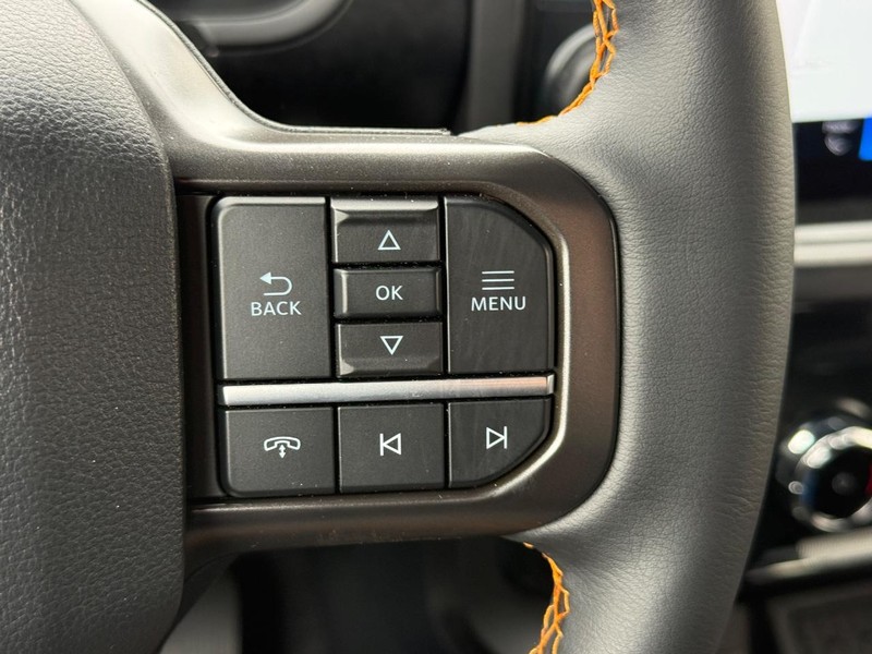 Ford F-150 Vehicle Full-screen Gallery Image 16