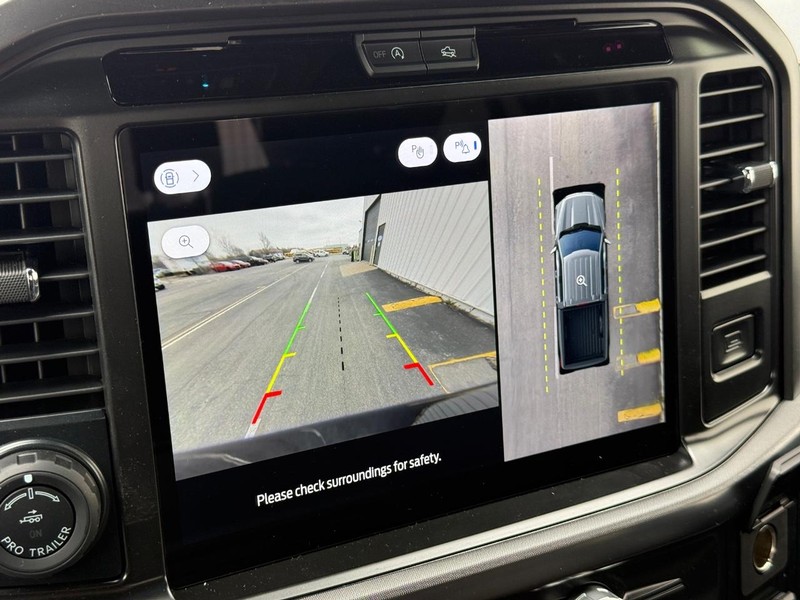 Ford F-150 Vehicle Full-screen Gallery Image 18