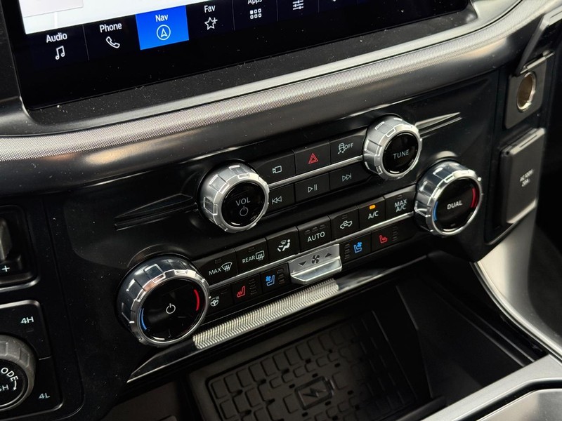 Ford F-150 Vehicle Full-screen Gallery Image 19