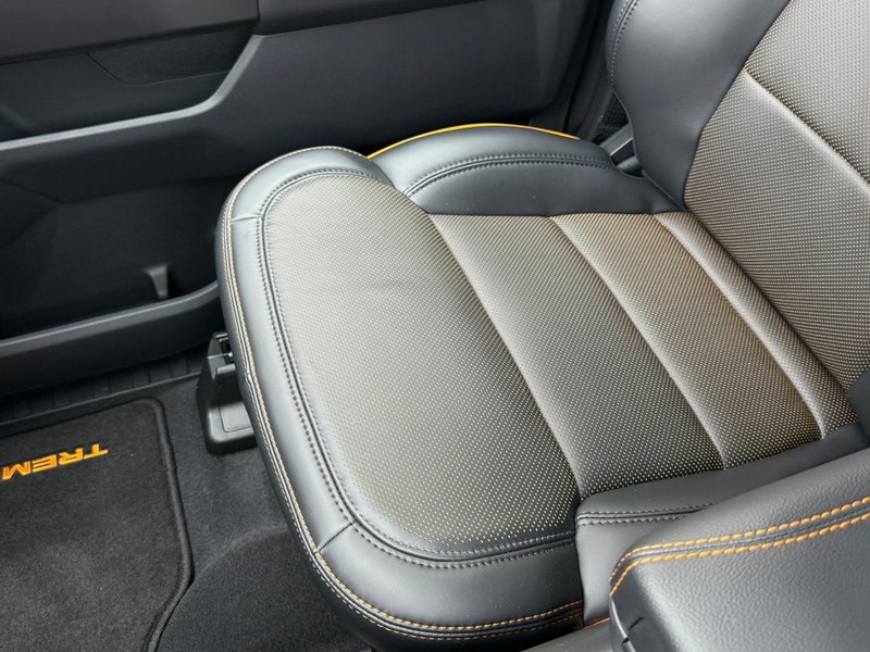 Ford F-150 Vehicle Full-screen Gallery Image 20