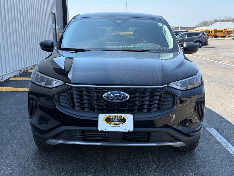 Ford Escape Vehicle Full-screen Gallery Image 8