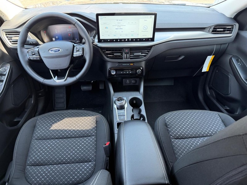 Ford Escape Vehicle Full-screen Gallery Image 10