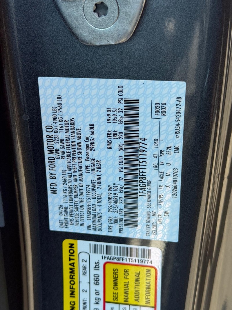 Ford Mustang Vehicle Full-screen Gallery Image 21