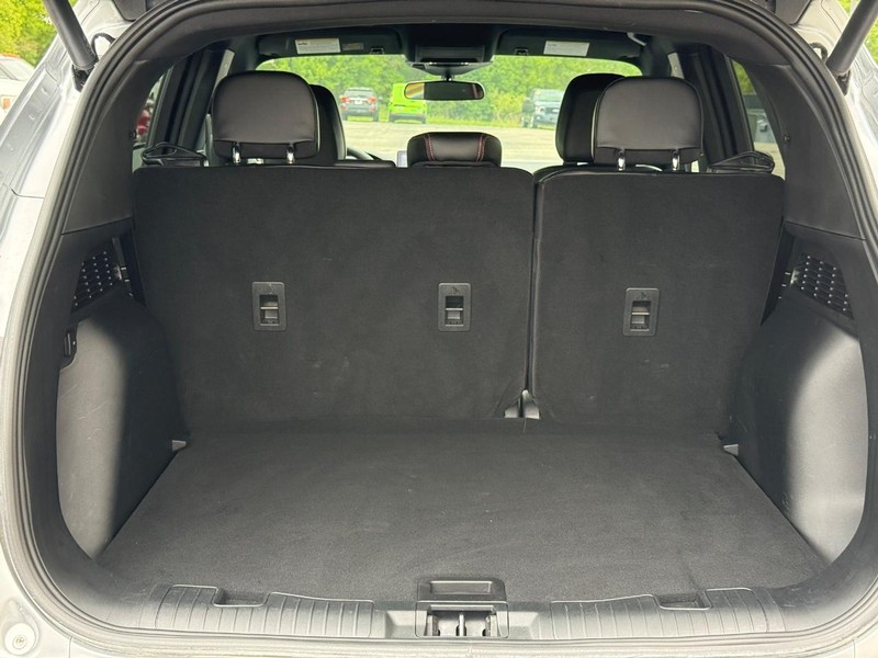 Ford Escape Vehicle Full-screen Gallery Image 6