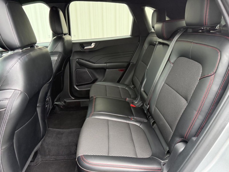 Ford Escape Vehicle Full-screen Gallery Image 8