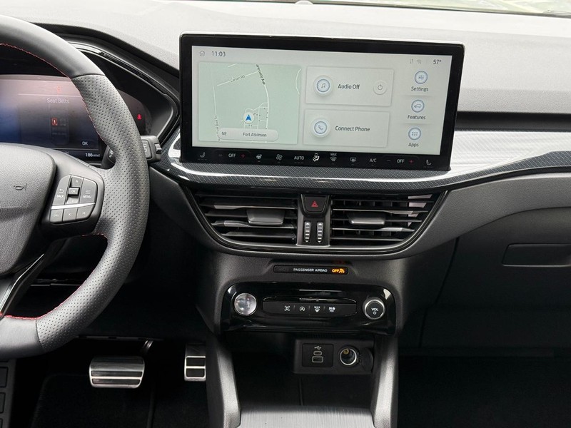 Ford Escape Vehicle Full-screen Gallery Image 11