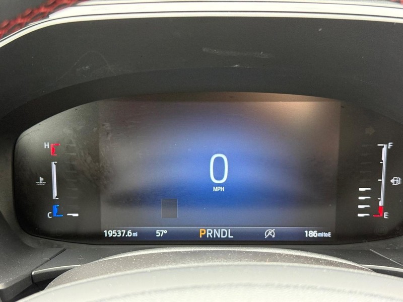Ford Escape Vehicle Full-screen Gallery Image 15