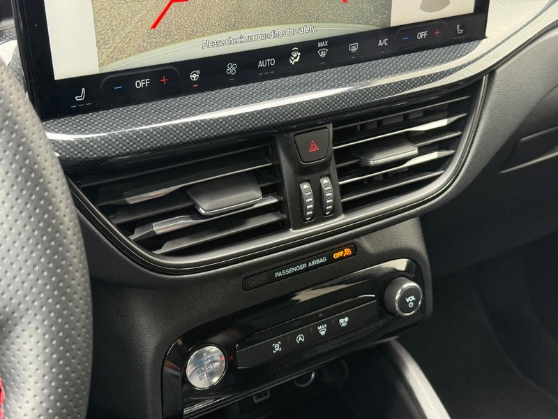 Ford Escape Vehicle Full-screen Gallery Image 19