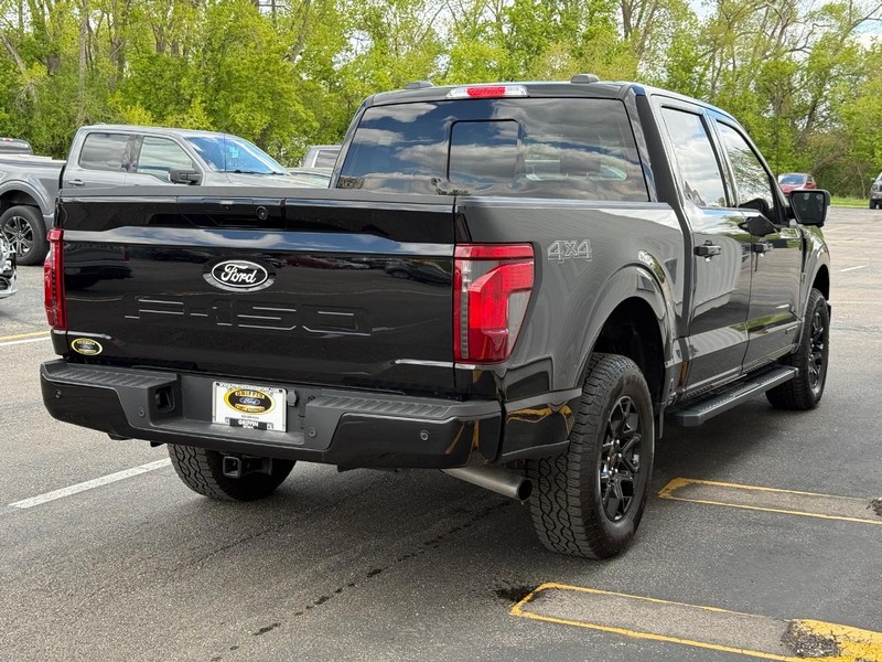 Ford F-150 Vehicle Full-screen Gallery Image 6