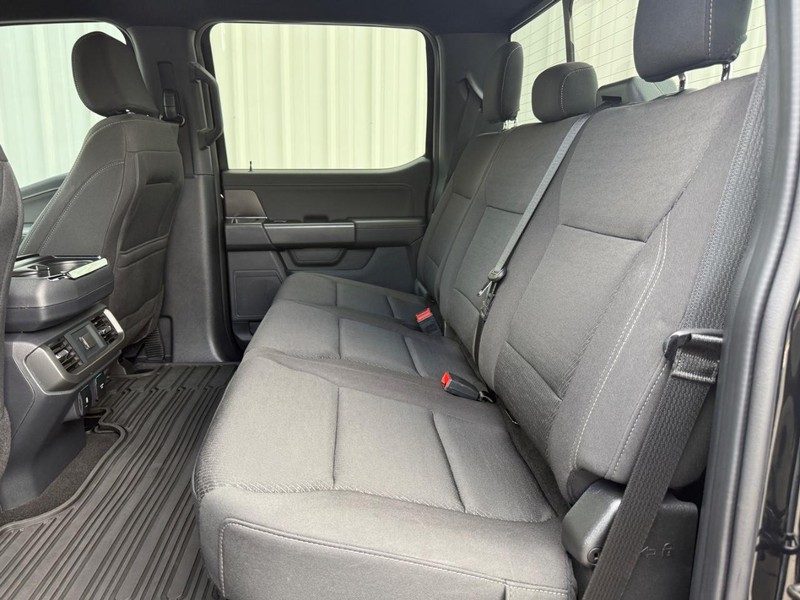 Ford F-150 Vehicle Full-screen Gallery Image 9