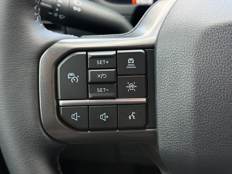 Ford F-150 Vehicle Full-screen Gallery Image 15
