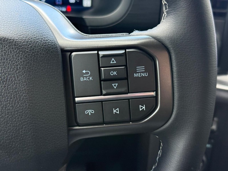 Ford F-150 Vehicle Full-screen Gallery Image 16