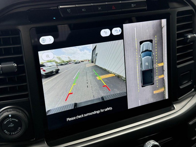 Ford F-150 Vehicle Full-screen Gallery Image 18