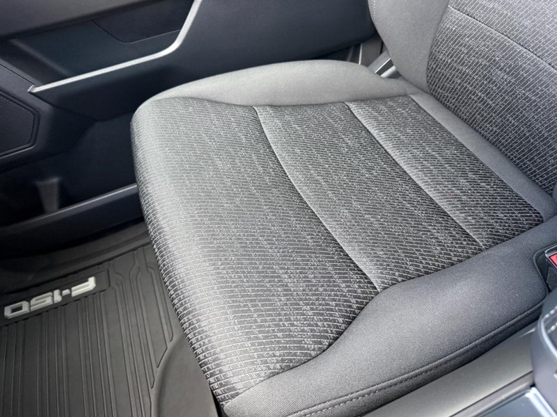 Ford F-150 Vehicle Full-screen Gallery Image 20