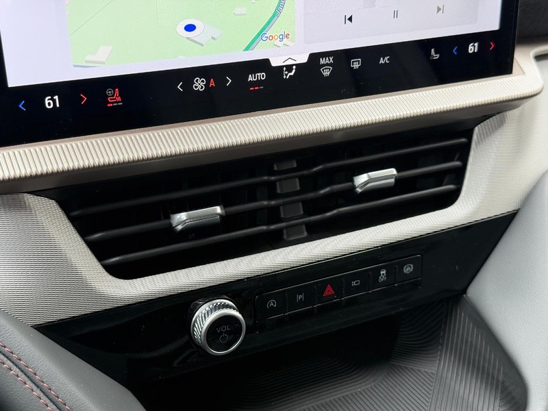 Ford Explorer Vehicle Full-screen Gallery Image 20