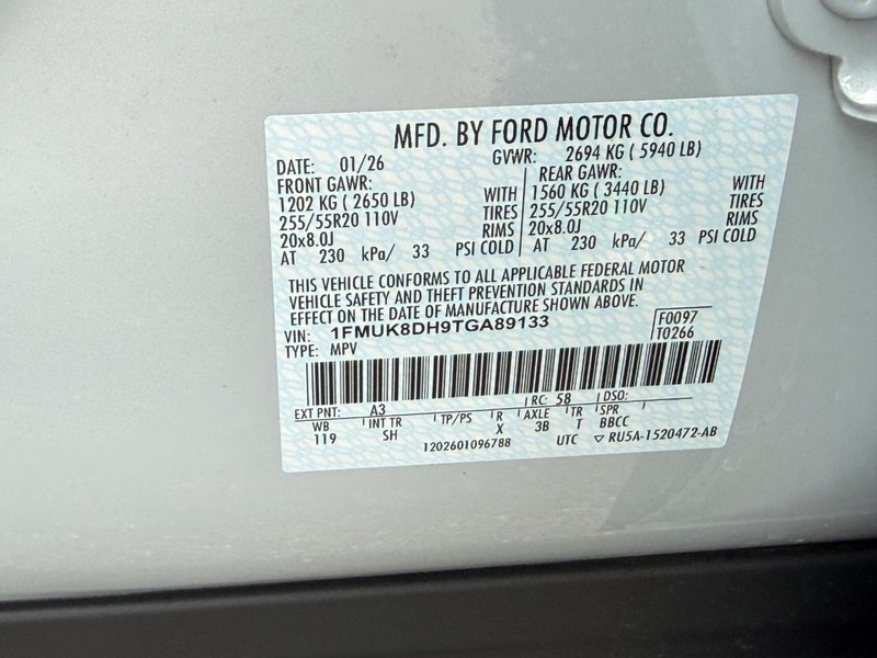 Ford Explorer Vehicle Full-screen Gallery Image 23