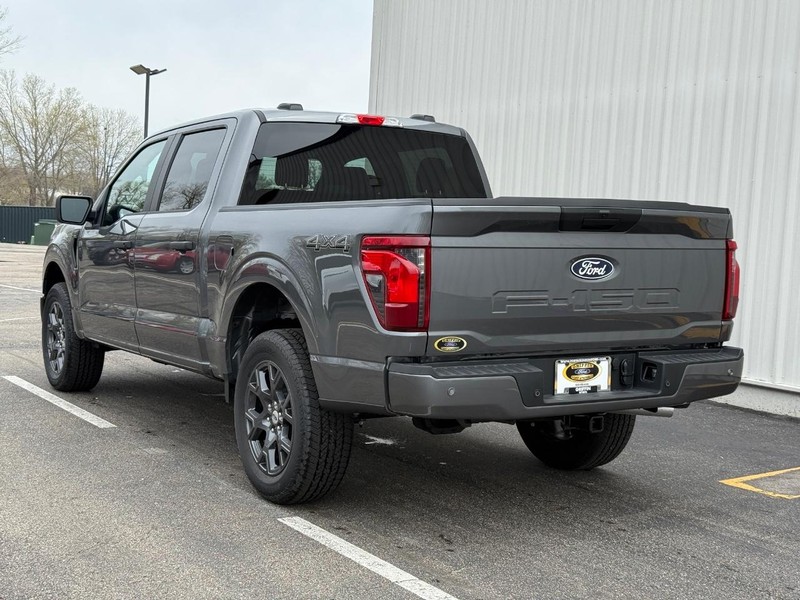 Ford F-150 Vehicle Full-screen Gallery Image 3