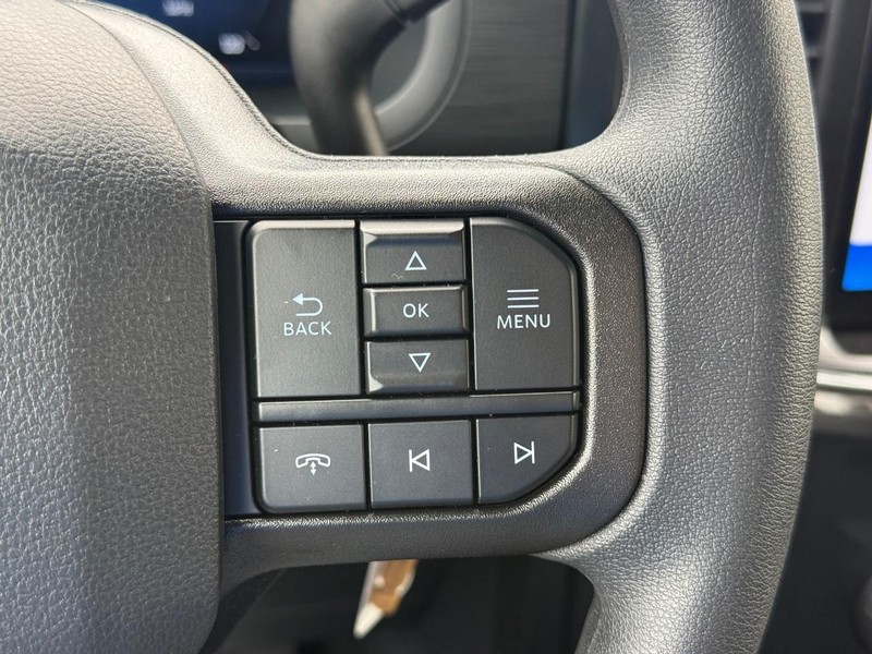 Ford F-150 Vehicle Full-screen Gallery Image 16