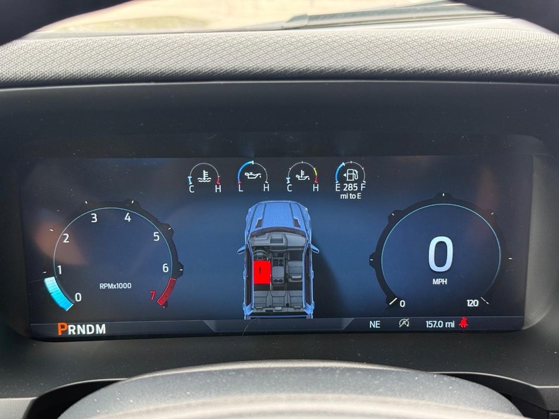 Ford F-150 Vehicle Full-screen Gallery Image 17