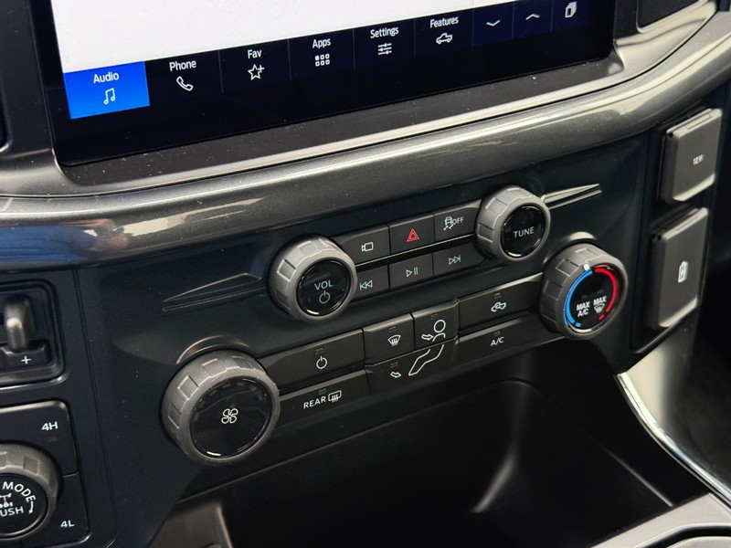 Ford F-150 Vehicle Full-screen Gallery Image 19