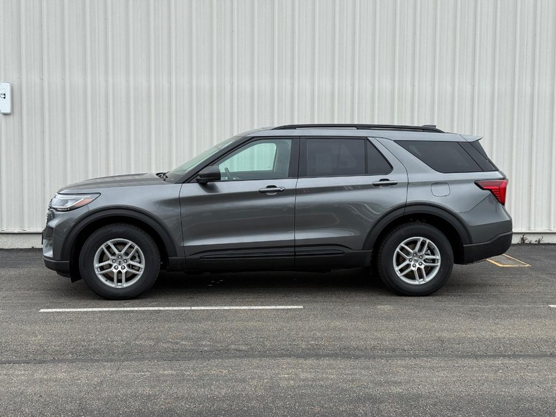 Ford Explorer Vehicle Full-screen Gallery Image 2